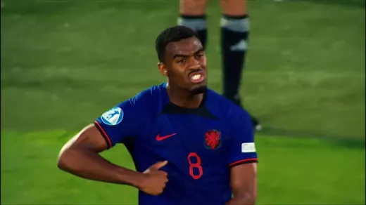 لاعب للمتابعة: النجوم الصاعدة في الدوري الهولندي